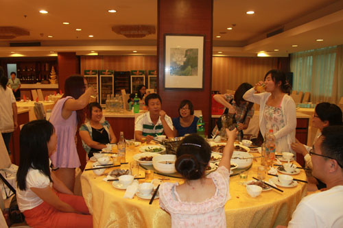 伙伴們一起歡笑2