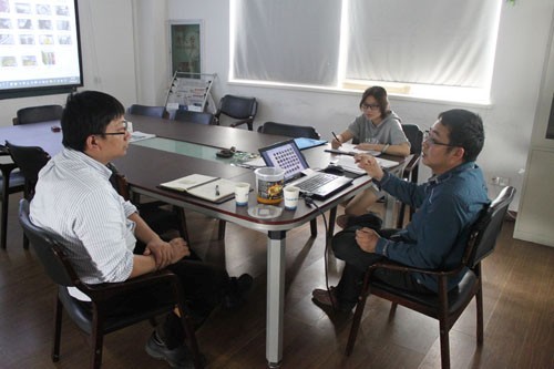 惠合與蘇州客戶爆爆蛋生產(chǎn)線洽談圖1